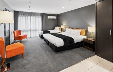 King Twin Kitchen Studio